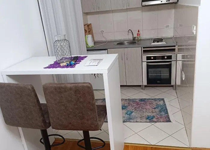 Nikola Appartement *